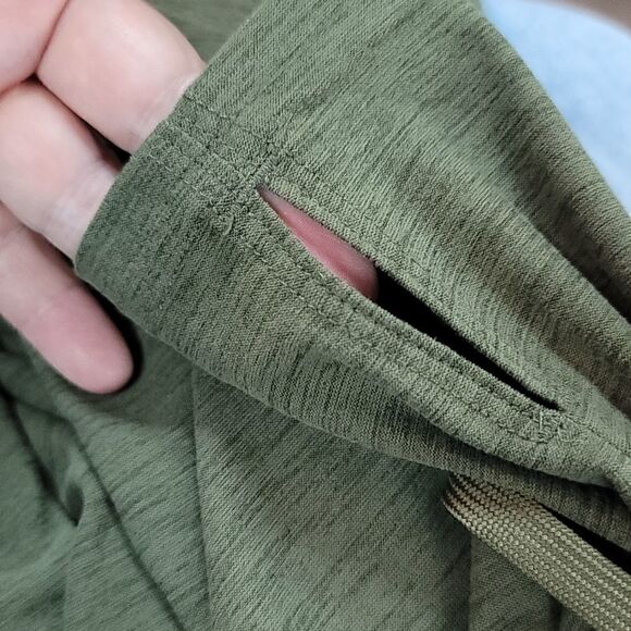 Very Nice Old Navy Active Wear Shirt - Picture 7 of 8